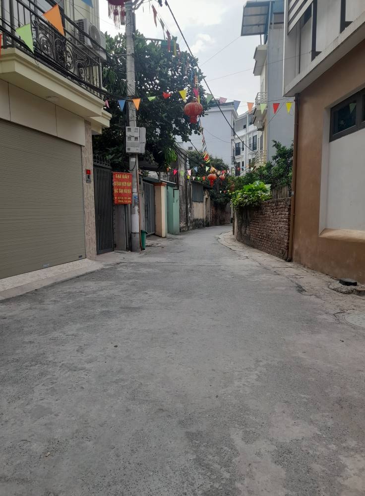 Bán nhà 3 tầng Bắc Từ Liêm - Vị trí đẹp, ô tô vào nhà, 10.8 tỷ
