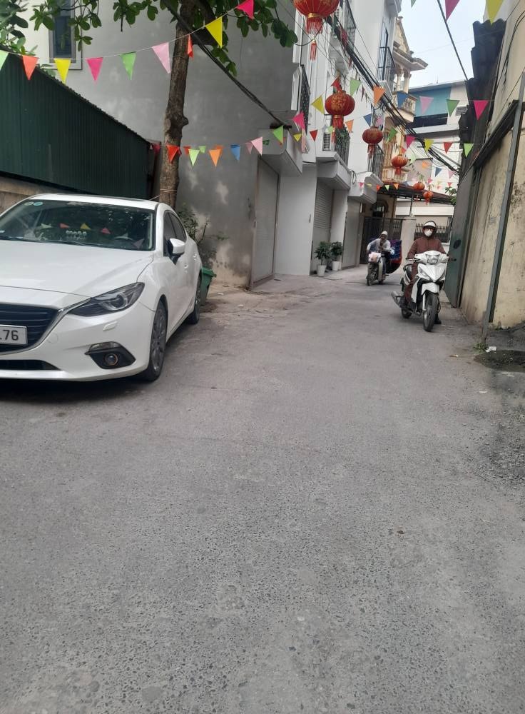 Bán nhà 3 tầng Bắc Từ Liêm - Vị trí đẹp, ô tô vào nhà, 10.8 tỷ