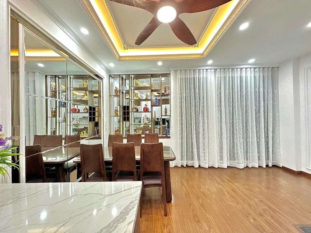Nhà Cầu Giấy 6 Tầng, Full Nội Thất, 8.5 Tỷ