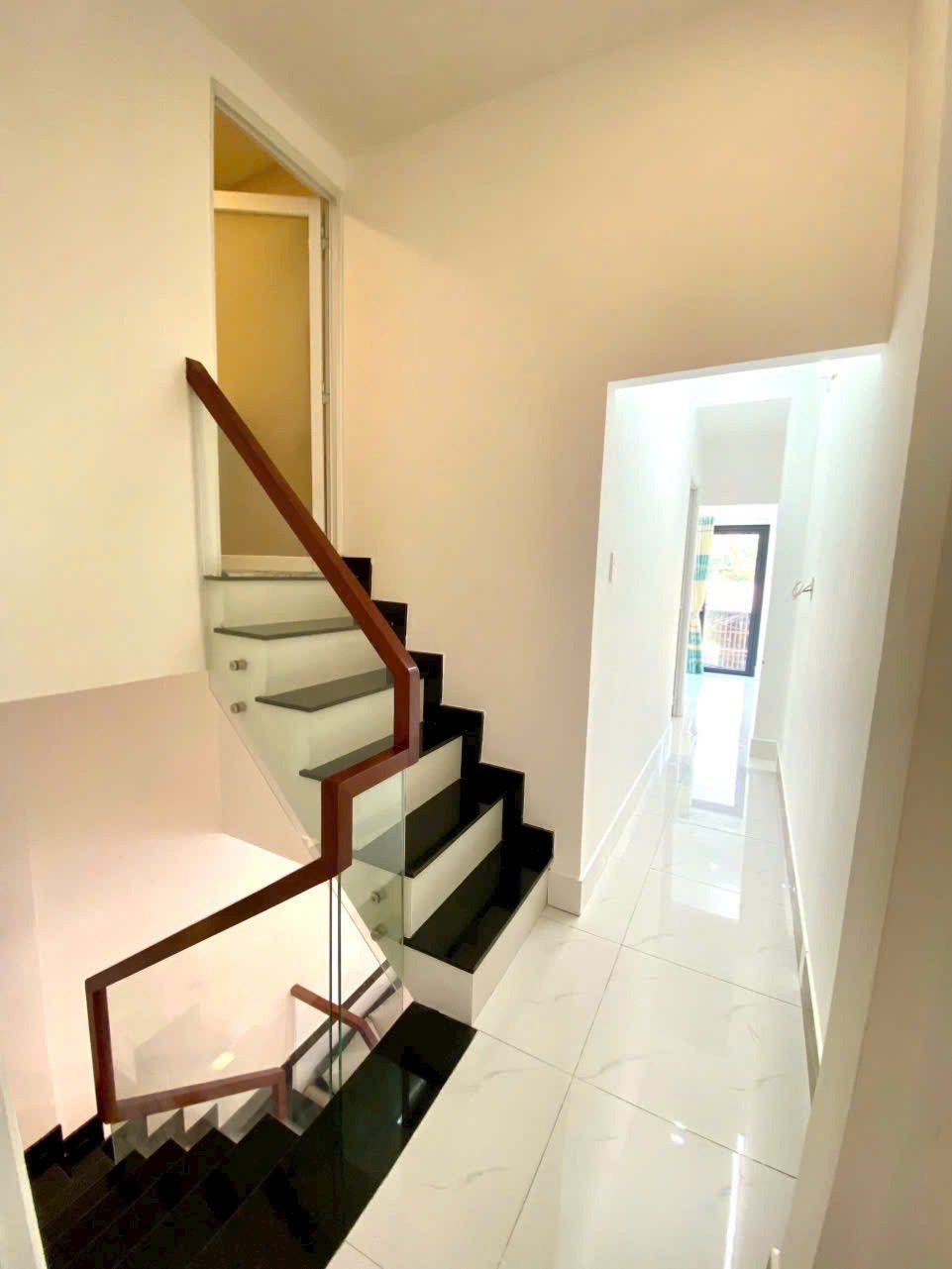 Bán Nhà Quận 12 - 3.49 Tỷ - 3PN - SHR - Hẻm Xe Hơi 6m