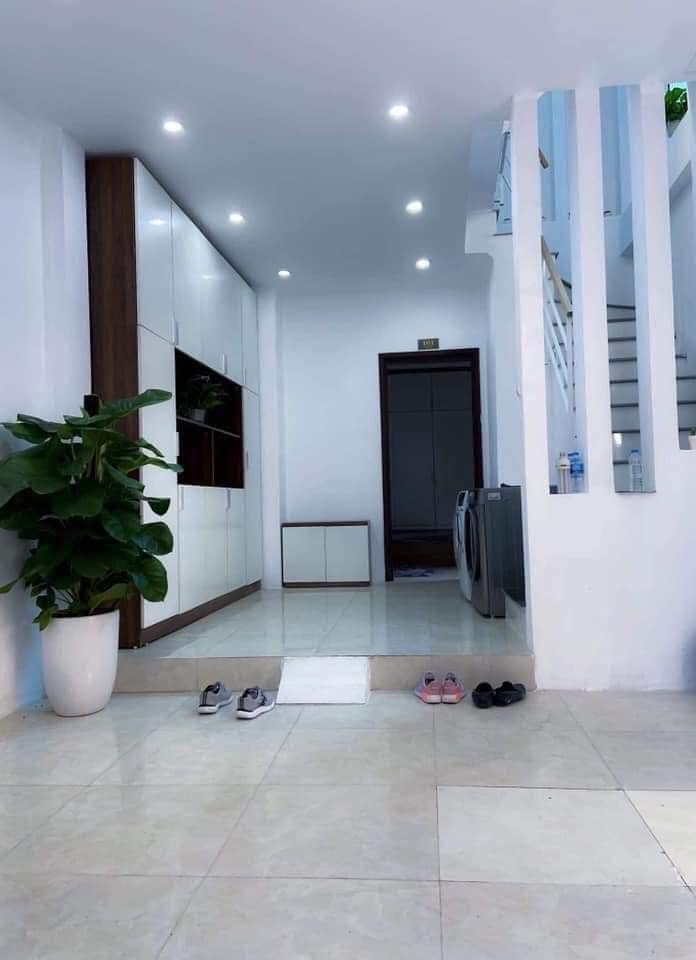 Bán Toàn Nhà CCMN Mễ Trì Thượng - 9 Phòng, Dòng Tiền Ổn Định, Giá 10.1 tỷ