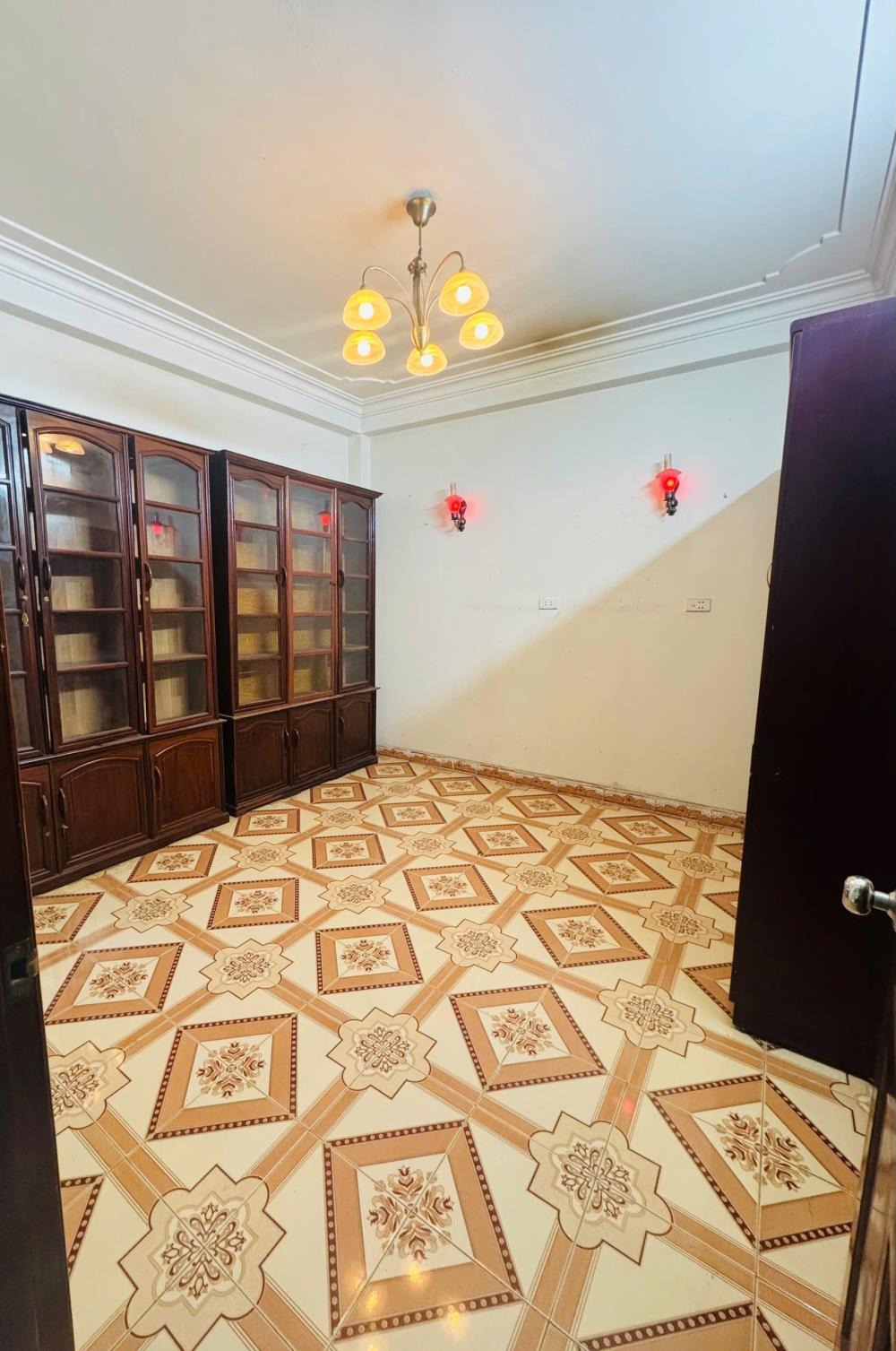 Nhà riêng, sân riêng, để xe, thoáng đãng 42m2 * 4 tầng - 11 tỷ - Nhân Hoà