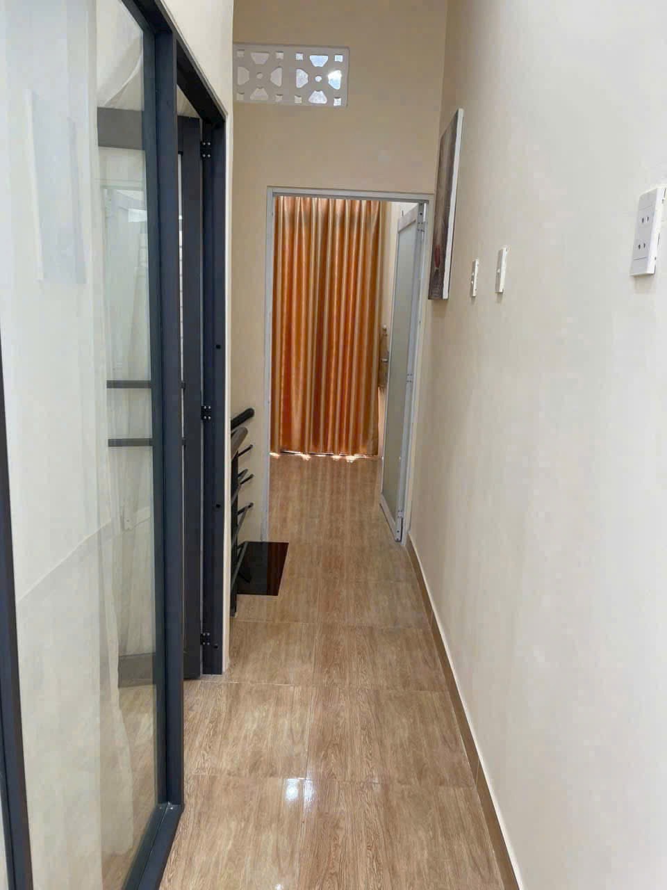 Bán nhà đường Nguyễn Thị Căn, Quận 12: 35m2, 2PN, SHR, Giá 3.3 tỷ