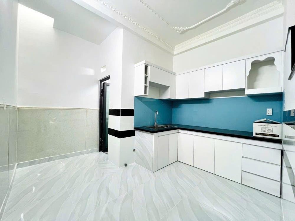 Bán nhà đường Nguyễn Thị Căn, Quận 12: 35m2, 2PN, SHR, Giá 3.3 tỷ