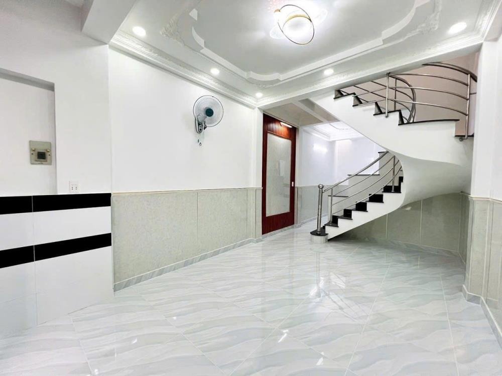 Bán nhà đường Nguyễn Thị Căn, Quận 12: 35m2, 2PN, SHR, Giá 3.3 tỷ