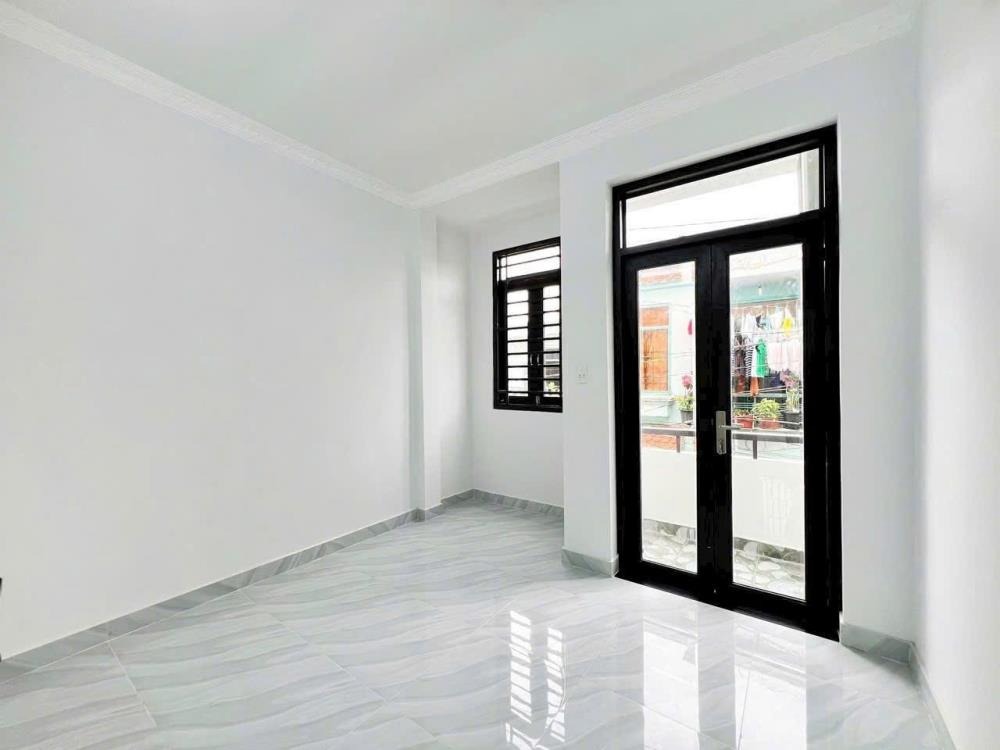 Bán nhà đường Nguyễn Thị Căn, Quận 12: 35m2, 2PN, SHR, Giá 3.3 tỷ