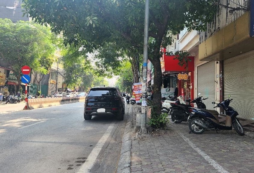 Nhà Cầu Giấy - 9.5 tỷ - 39m2 - Ngõ Lạc Long Quân - Hồ Tây - Dòng Tiền Ổn Định