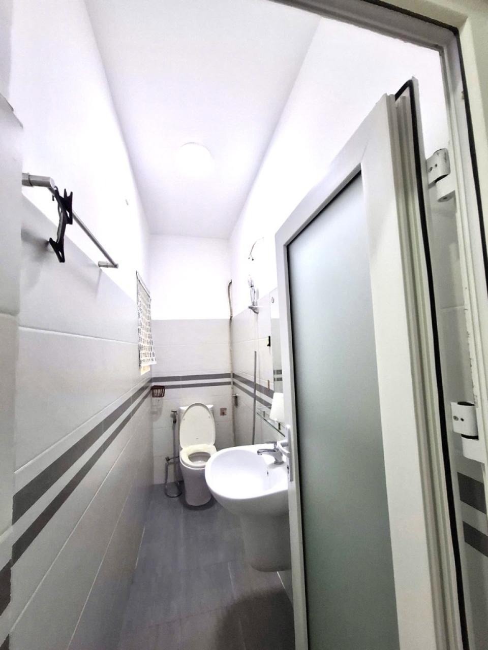 Nhà 2 Tầng, Đường Số 51 GV, 43m2, Giá 4.2 Tỷ - Vị Trí Đắc Địa
