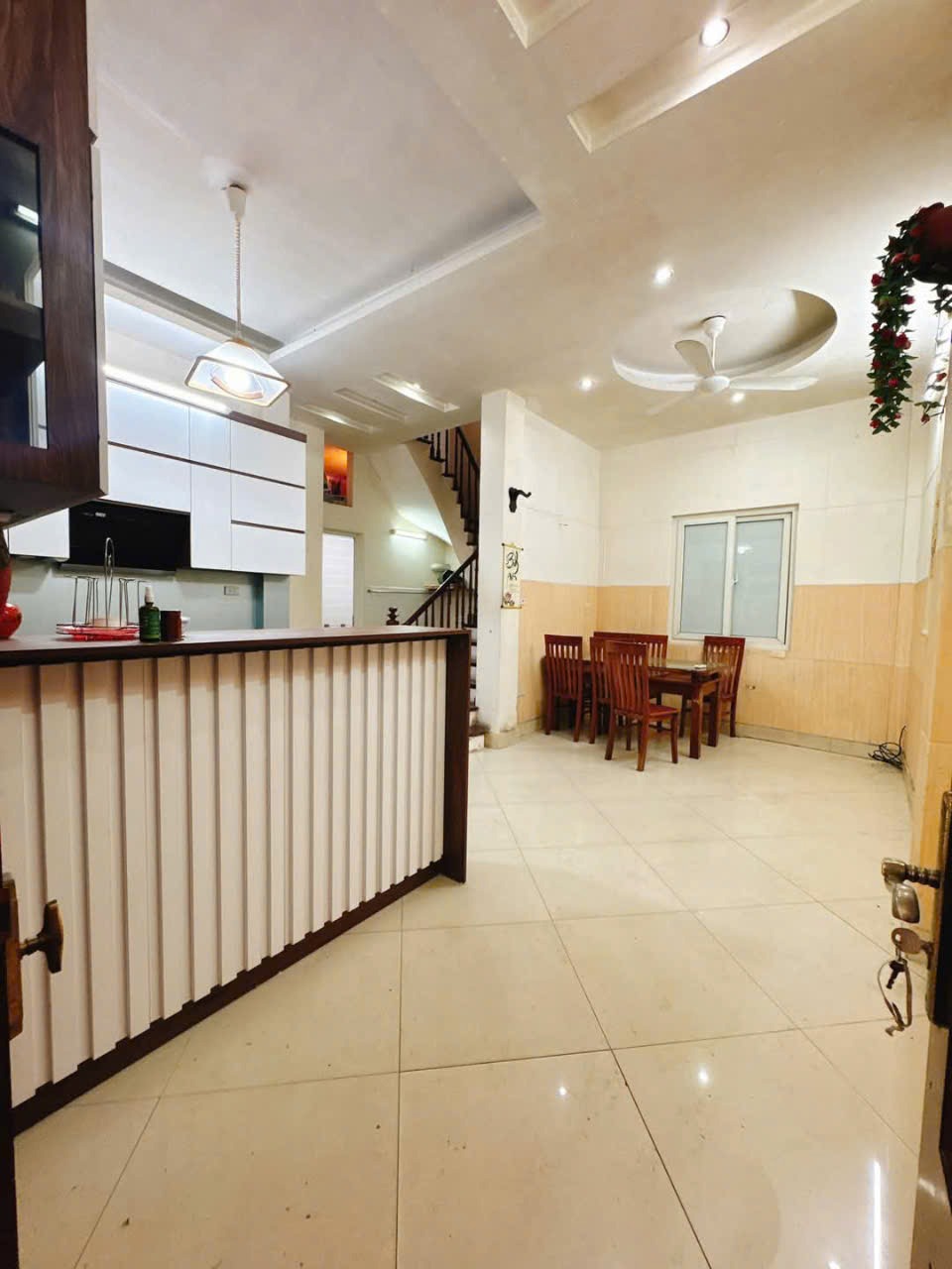 Nhà Nở Hậu, Lô Góc Cầu Giấy - 10x Tỷ - Triều Land