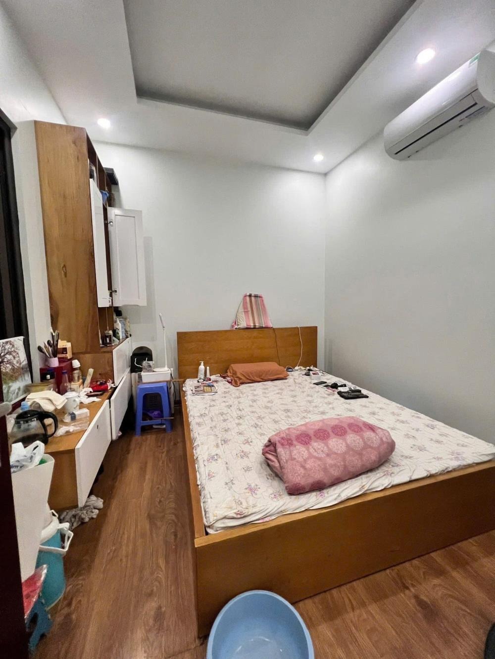 Bán nhà Cầu Giấy - 20 tỷ, 2 mặt thoáng, ô tô vào nhà