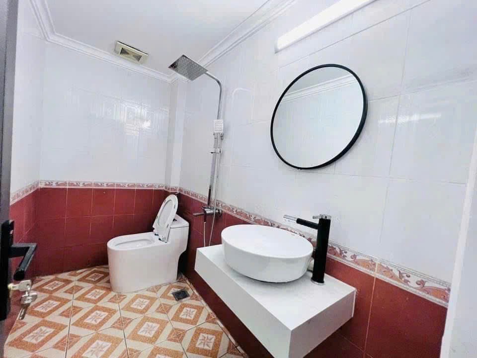 Bán nhà Ngã Tư Sở - 8.6 tỷ - Tặng Nội Thất - Ở Ngay