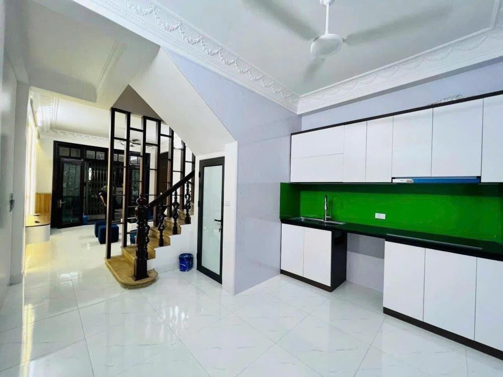 Bán nhà Ngã Tư Sở - 8.6 tỷ - Tặng Nội Thất - Ở Ngay