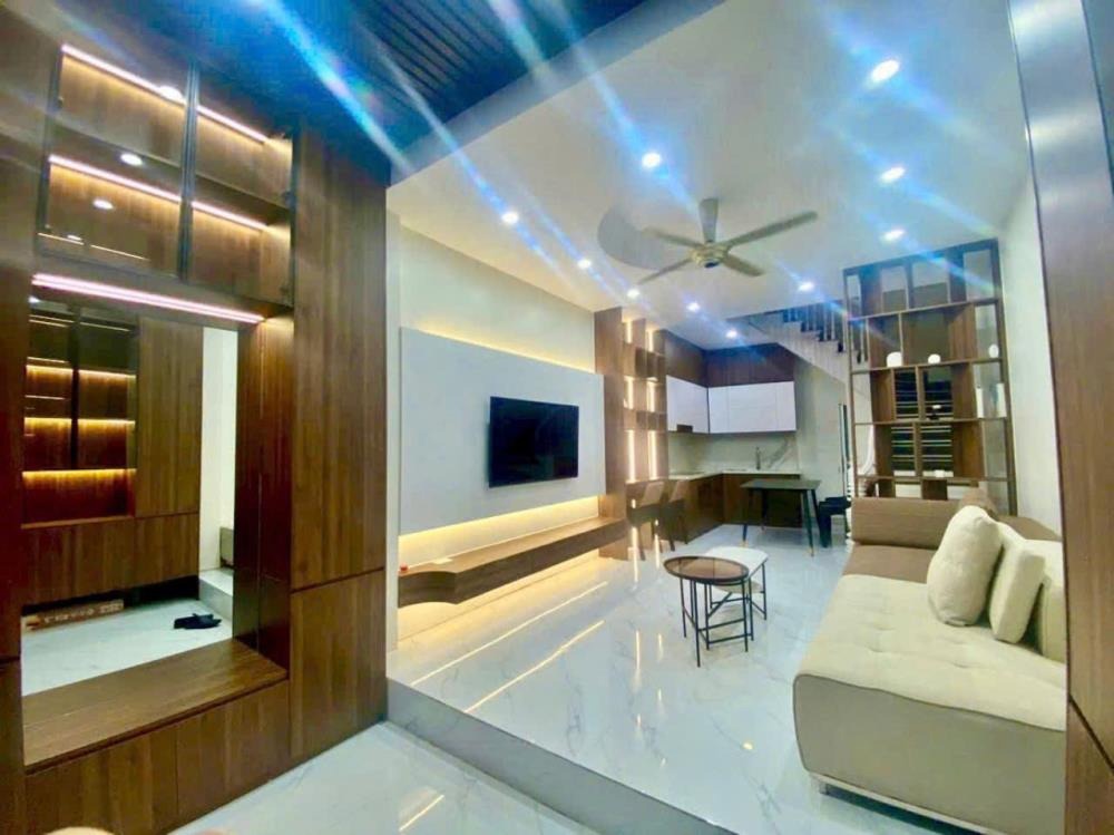 Bán Gấp Nhà Đẹp Hà Đông: 5 Tầng, 33.7m2, Giá 6.95 Tỷ - Trần Phú