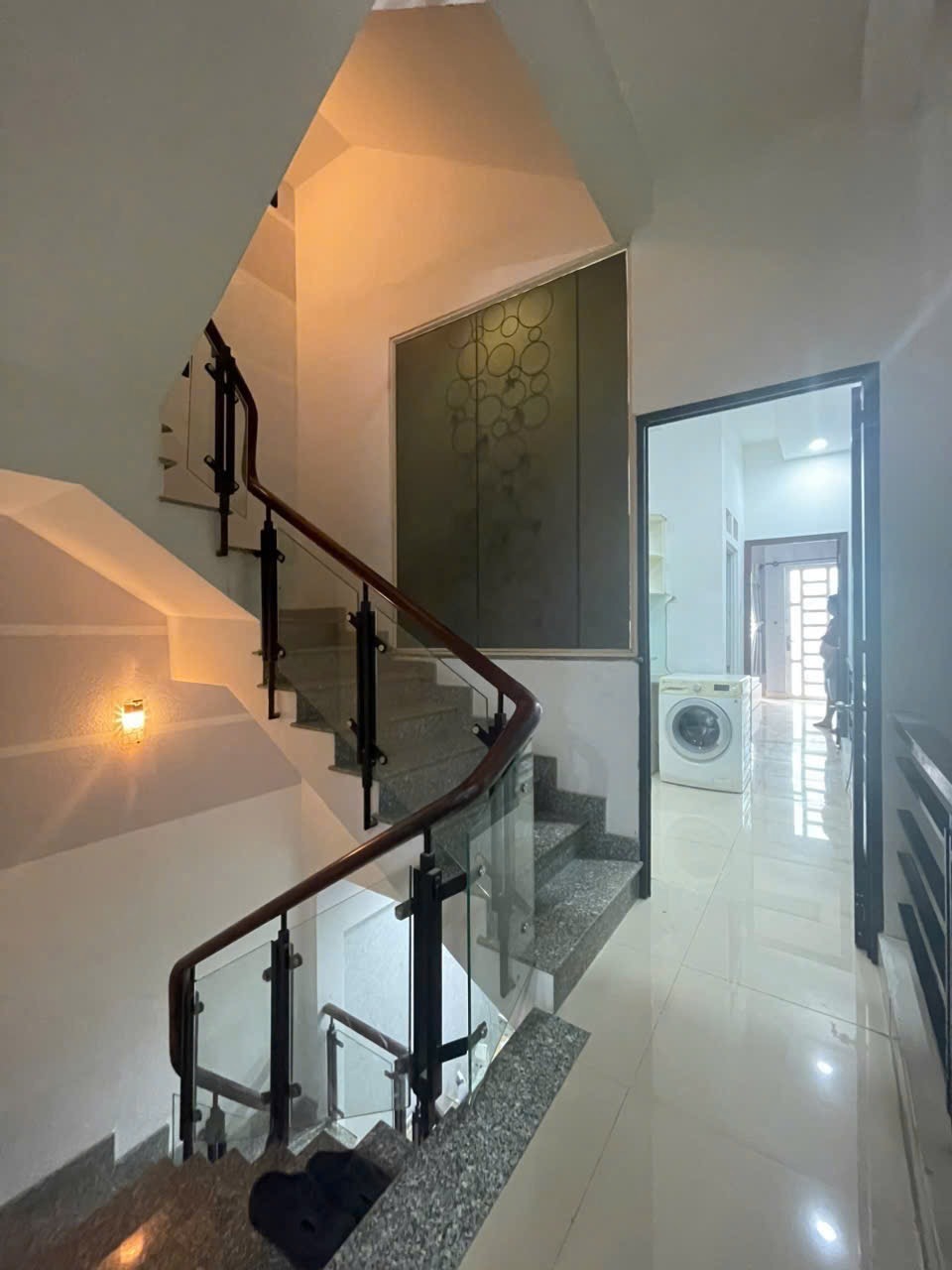Bán CHDV 8 Phòng, 8 WC, Quận 3, 70m2, 5 Tầng, Giá 10.6 Tỷ