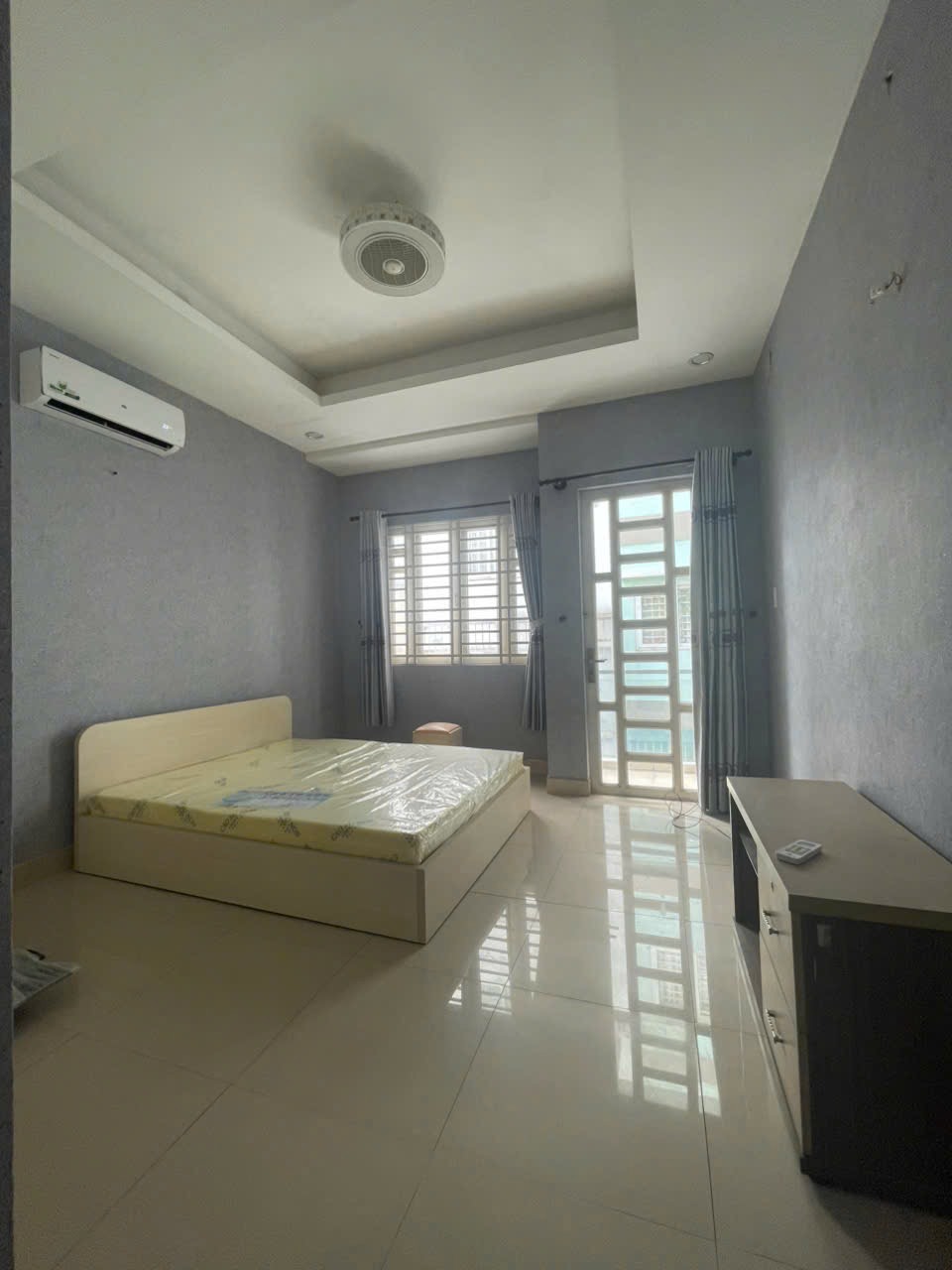 Bán CHDV 8 Phòng, 8 WC, Quận 3, 70m2, 5 Tầng, Giá 10.6 Tỷ
