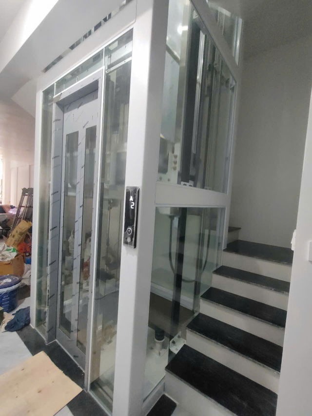 Bán nhà Ngã Tư Sở - Thanh Xuân 5 tầng, 63m2, Thang Máy, Giá 20 tỷ