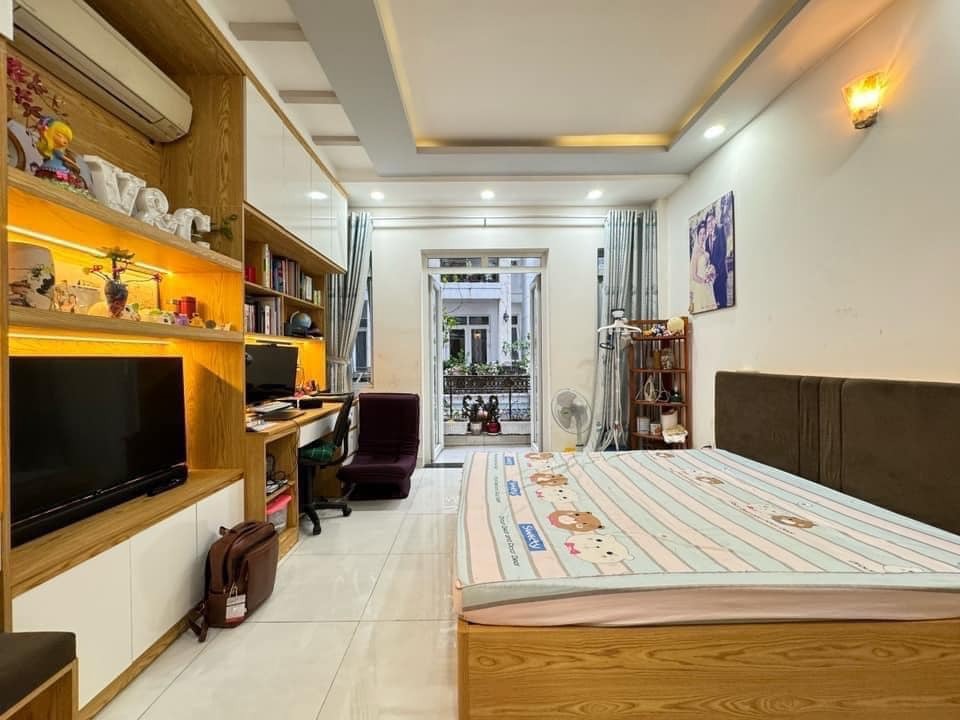 Bán nhà đẹp 4 tầng, Lê Văn Sỹ, Phú Nhuận - 10.5 tỷ - Xe hơi tận nhà