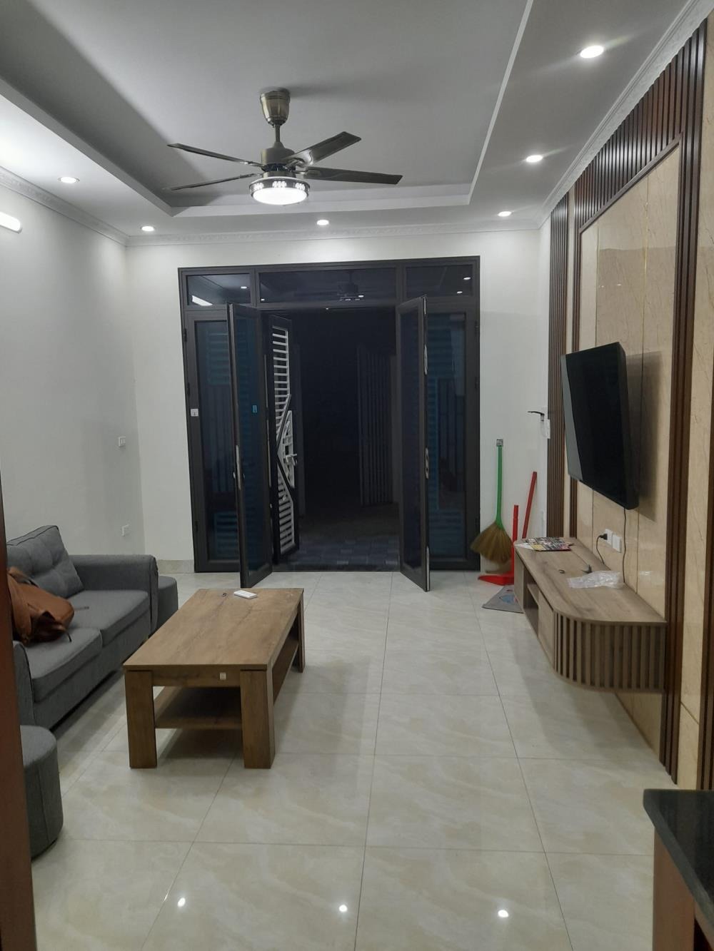 Nhà Mới 5 Tầng, Vị Trí Đẹp Tại Ỷ La, Hà Đông - Giá 5.3 Tỷ