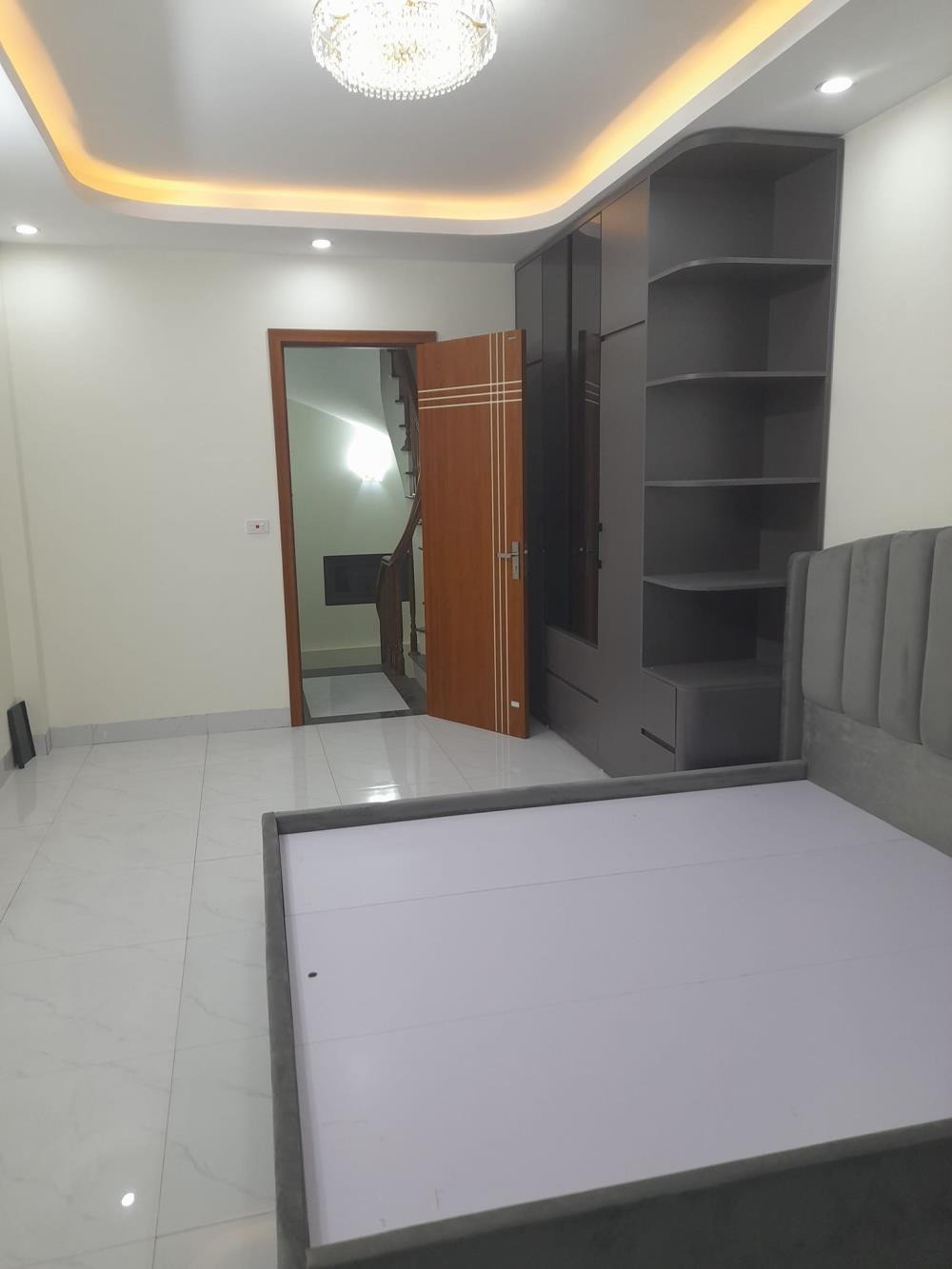 Nhà Mới 5 Tầng, Vị Trí Đẹp Tại Ỷ La, Hà Đông - Giá 5.3 Tỷ