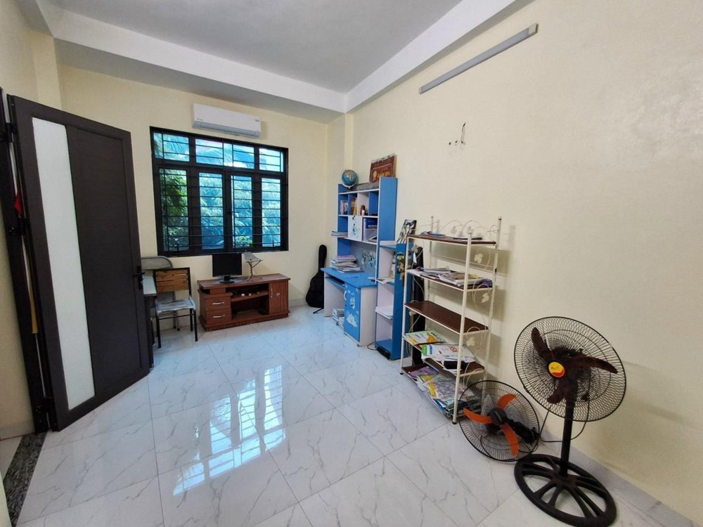 Nhà Mới 5 Tầng Tây Mỗ - Vị Trí Góc, 40m2, Giá 4 Tỷ Nhỉnh