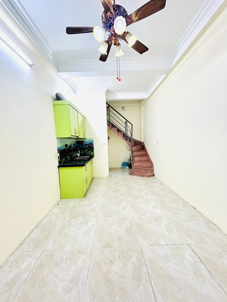 Bán Nhà Ngõ 160 Nguyễn Đức Cảnh, Hà Nội: 25m² - 4 Tầng - Giá 2.6 Tỷ