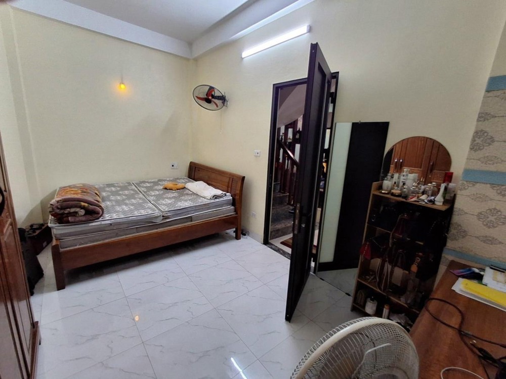 Nhà Mới 5 Tầng Tây Mỗ - Vị Trí Góc, 40m2, Giá 4 Tỷ Nhỉnh