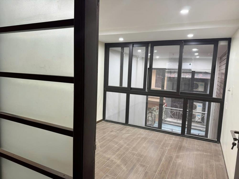 Bán Nhà Quận Thanh Xuân 6 Tầng, 30m2, Ô Tô Đỗ Cửa, Giá 11 Tỷ