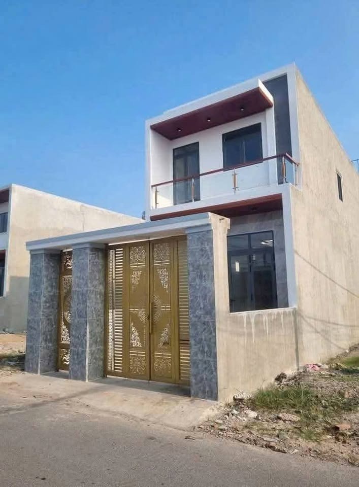 Bán nhà 1 trệt 1 lầu mặt tiền Củ Chi, 132m2, SHR - Vị trí đắc địa, tiện ích đầy đủ