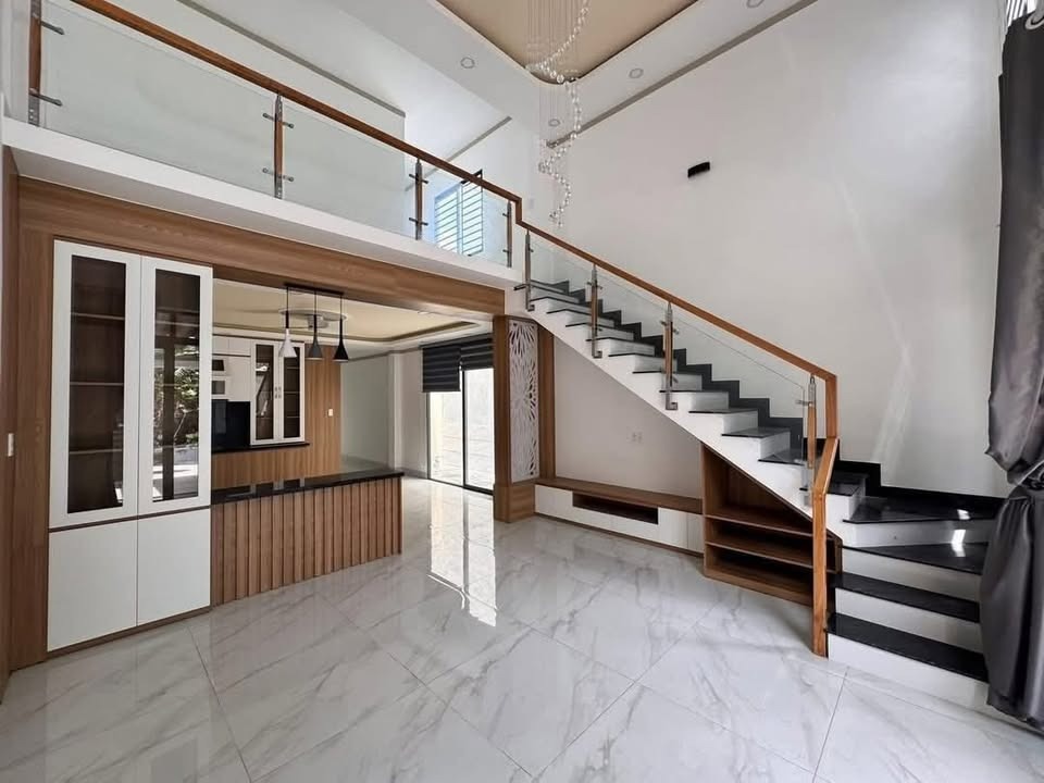 Bán Nhà Mặt Tiền Củ Chi: 1 Trệt 1 Lầu, 126m2, SHR - Vị Trí Đắc Địa