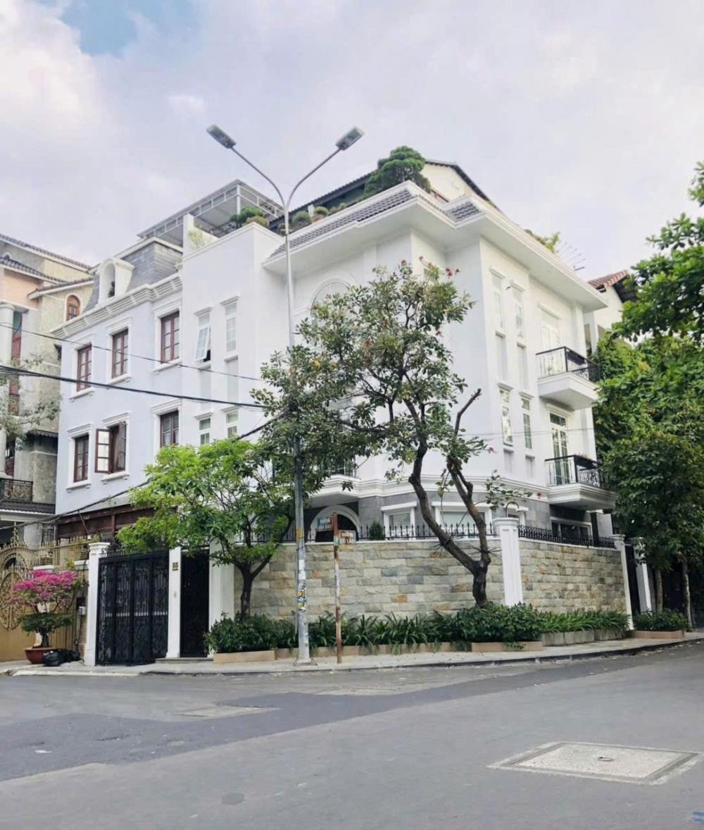 Cho thuê nhà phố 2 mặt tiền đường Hoa Đào, Quận Phú Nhuận - Vị trí đẹp, tiện kinh doanh