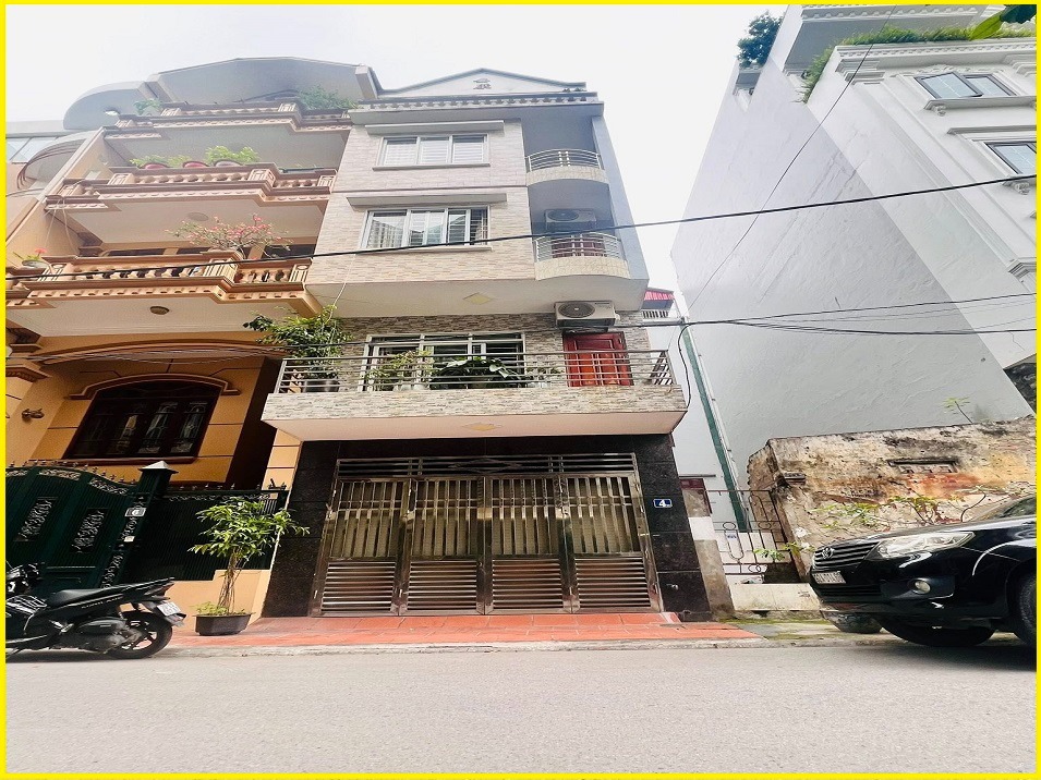 Nhà Phân Lô VIP Hoàng Quốc Việt: Ô Tô Đỗ Cửa, Vỉa Hè Rộng, Kinh Doanh Đỉnh Cao