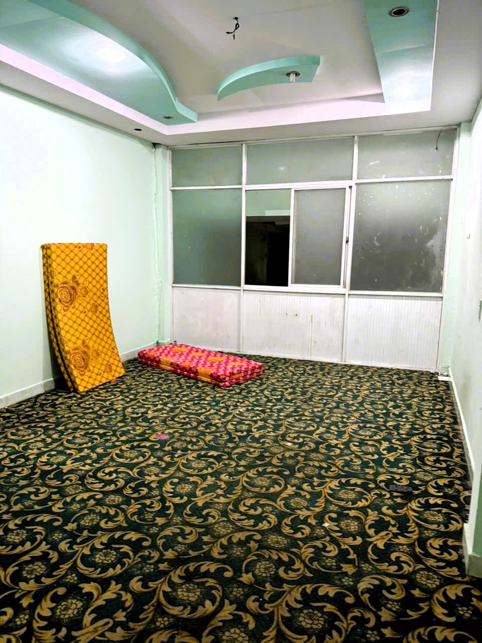 Cho Thuê Nhà 2 Tầng, 3 Phòng Ngủ, 160m2, Mặt Tiền Đường Kha Vạn Cân, Linh Đông