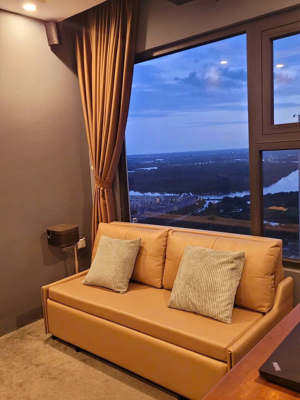 Căn Hộ Sân Vườn 2PN VinHomes Grand Park - View Đẹp, Full Nội Thất