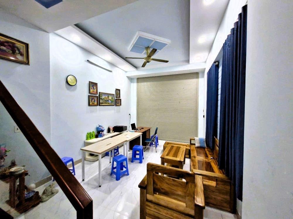Bán nhà 2 tầng 82m² Thủ Đức: Hẻm 5m, Giá 8.2 tỷ
