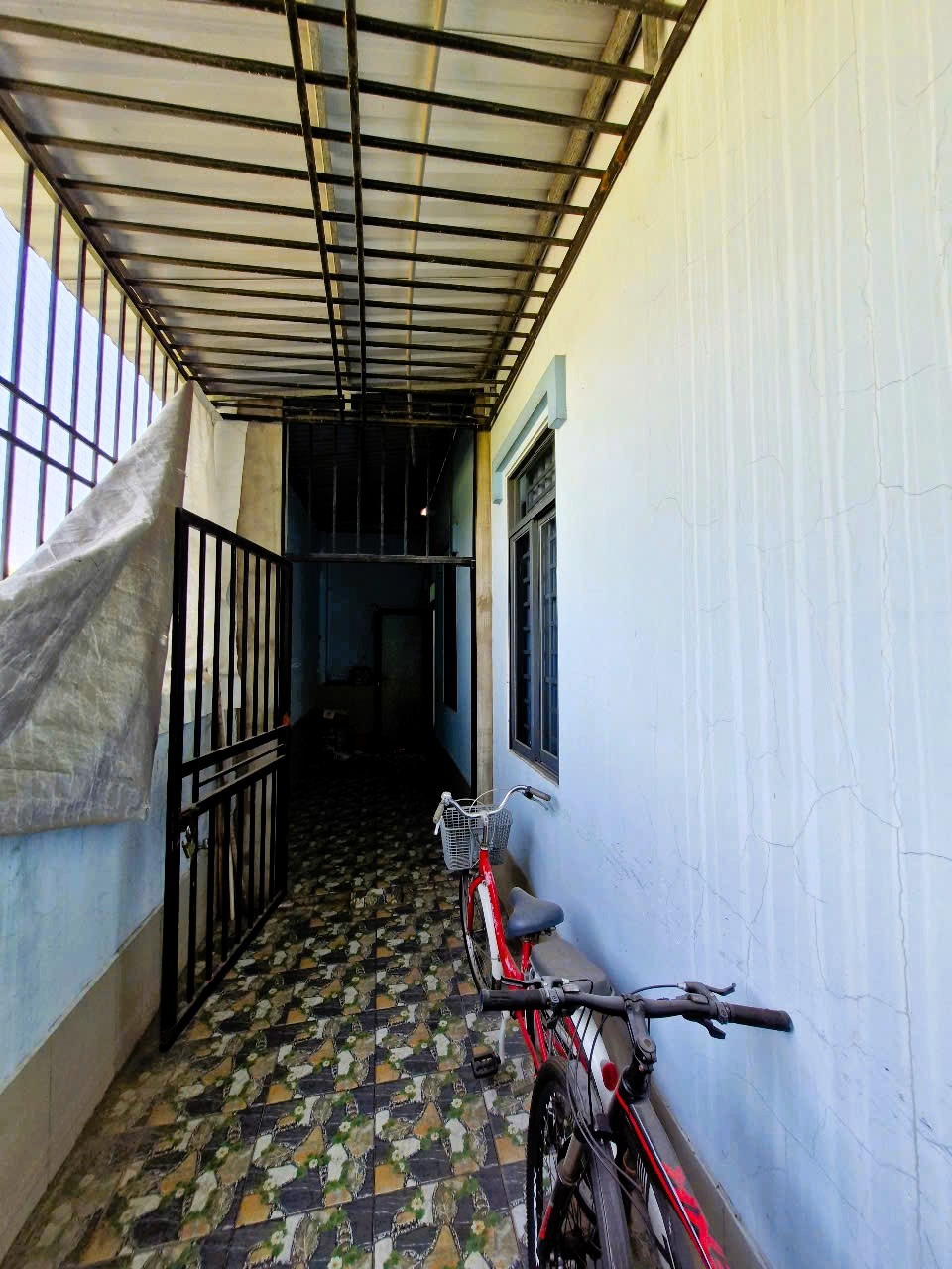 Bán nhà 2 tầng 82m² Thủ Đức: Hẻm 5m, Giá 8.2 tỷ