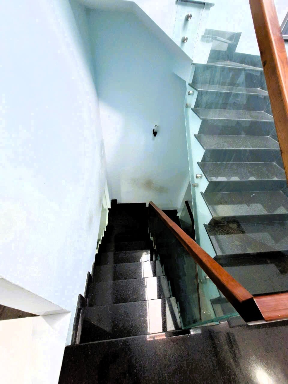 Bán nhà 2 tầng 82m² Thủ Đức: Hẻm 5m, Giá 8.2 tỷ