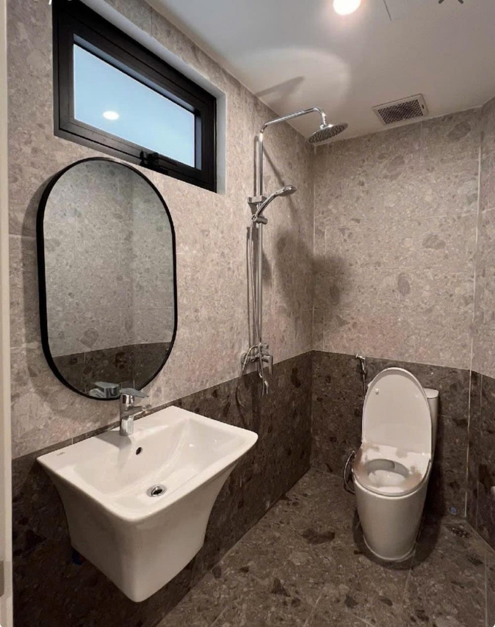 Bán Căn Góc Tây Hồ: Dòng Tiền 70tr/tháng, View Hồ Tây - Đầu Tư Sinh Lợi