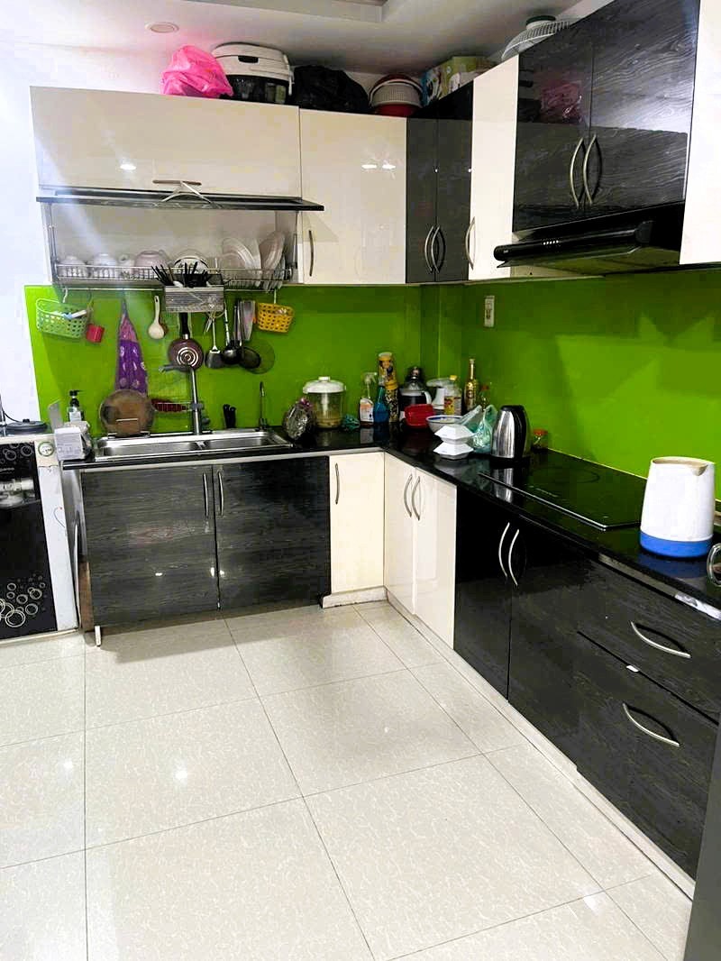 Bán Nhà Thủ Đức: 4 Tầng, 60m², Hẻm 6m, Giá 10 Tỷ - Vị Trí Vàng