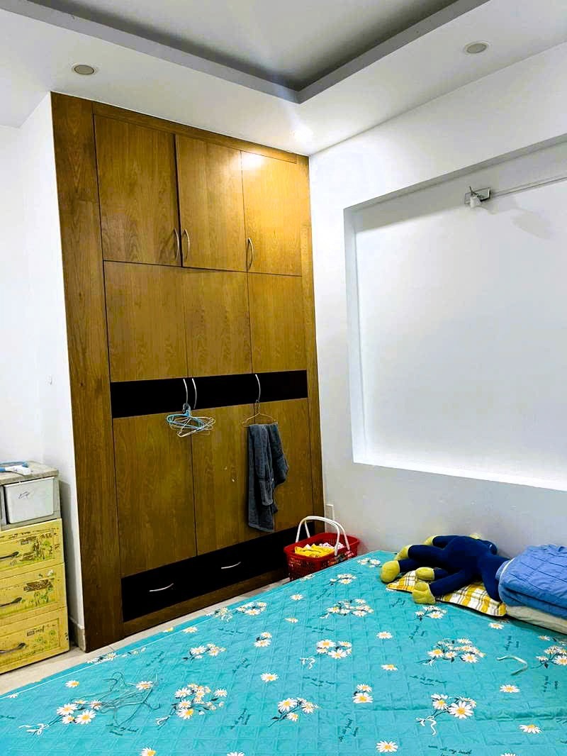 Bán Nhà Thủ Đức: 4 Tầng, 60m², Hẻm 6m, Giá 10 Tỷ - Vị Trí Vàng