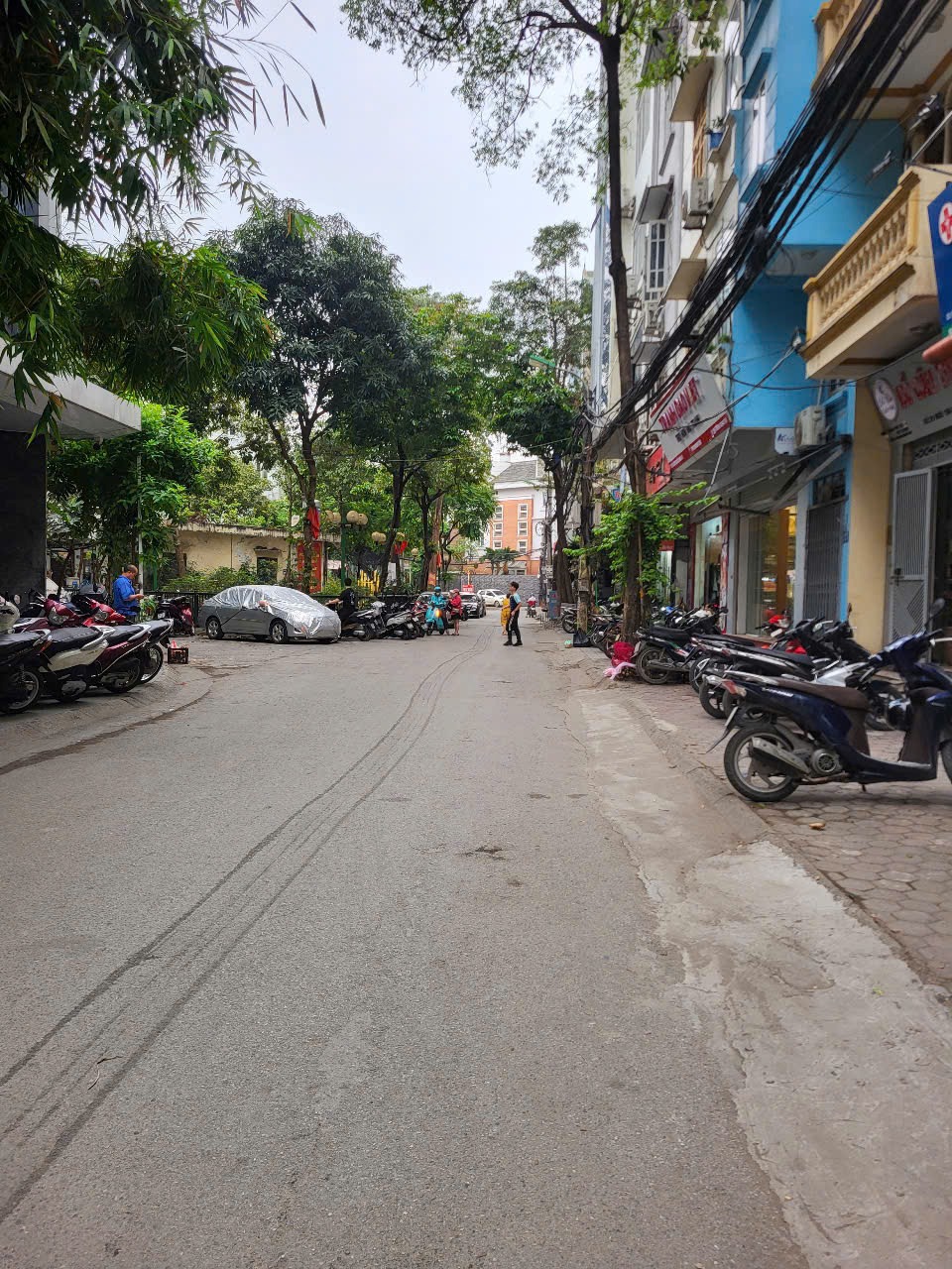 Bán Đất Mặt Tiền Nguyễn Khánh Toàn - 180m2, Ngõ Thoáng, Tiềm Năng Xây Dựng