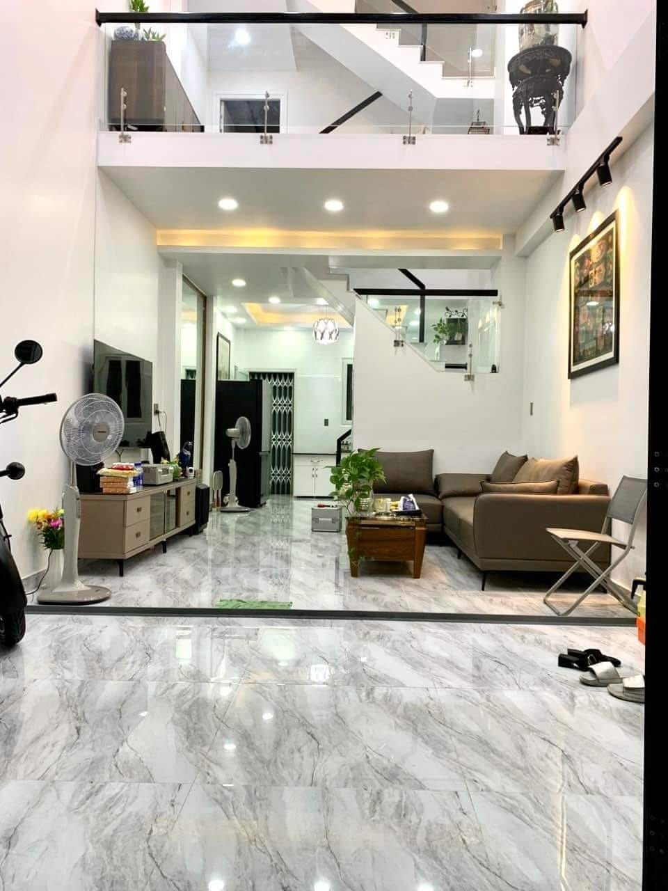 Định Cư Bán Nhà Đẹp Quận 10: 4 Tầng, 8.5 Tỷ - Xe Hơi Đón Cửa