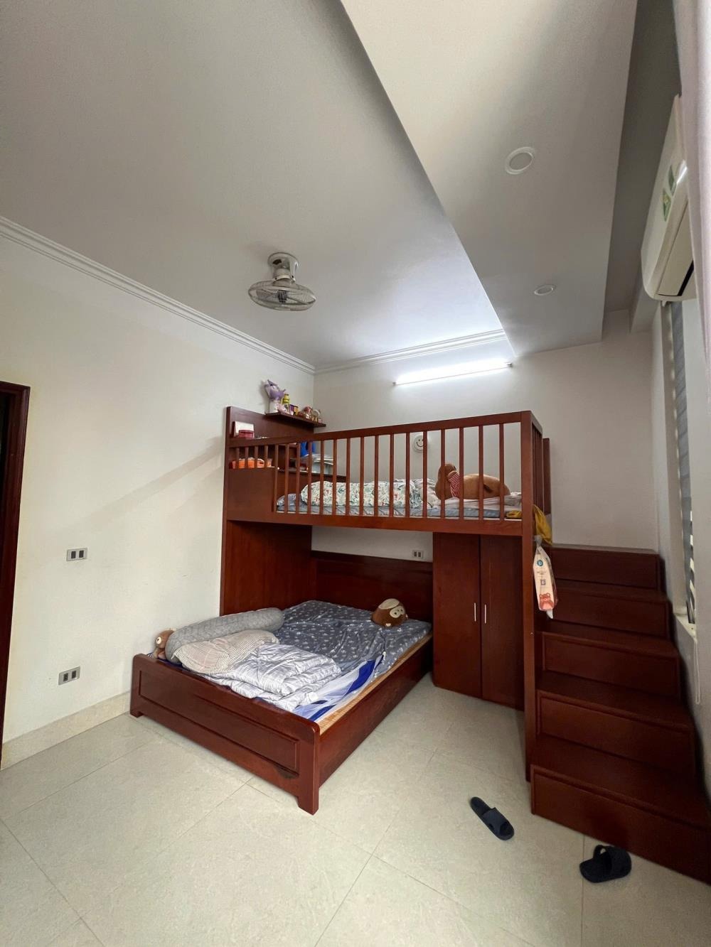 Nhà Kẻ Vẽ Đông Ngạc - 14.3 tỷ - Vị trí đẹp, Ô tô đỗ cổng, Pháp lý chuẩn