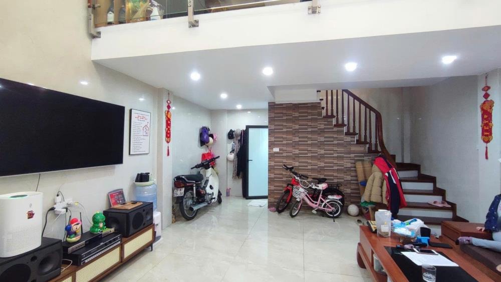 An Cư Đẳng Cấp: Nhà 2 Ngõ, Full Nội Thất Gỗ Lim, Ô Tô Vào Nhà, Trung Tâm Văn Quán