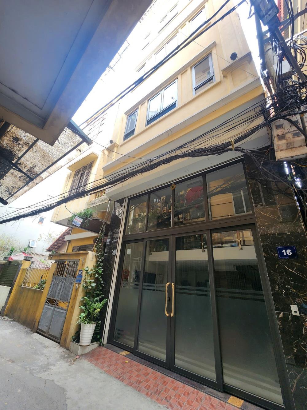 An Cư Đẳng Cấp: Nhà 2 Ngõ, Full Nội Thất Gỗ Lim, Ô Tô Vào Nhà, Trung Tâm Văn Quán