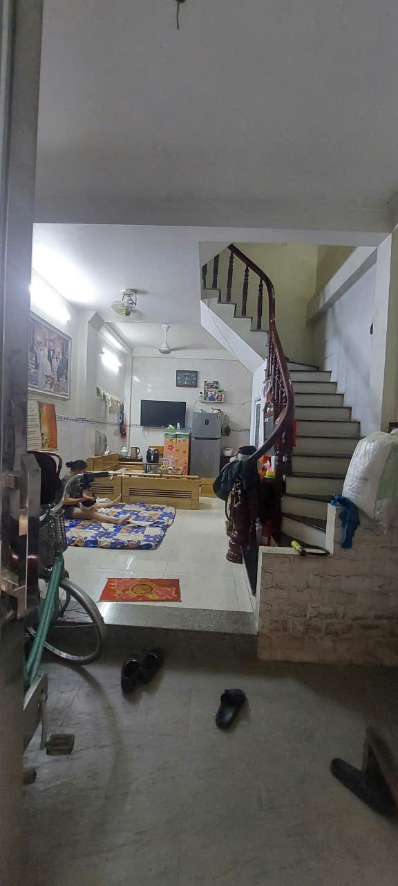 Bán Nhà Trần Phú - Văn Quán, 40m2, 4 Tầng, Giá 7.3 Tỷ - Vị Trí Đắc Địa