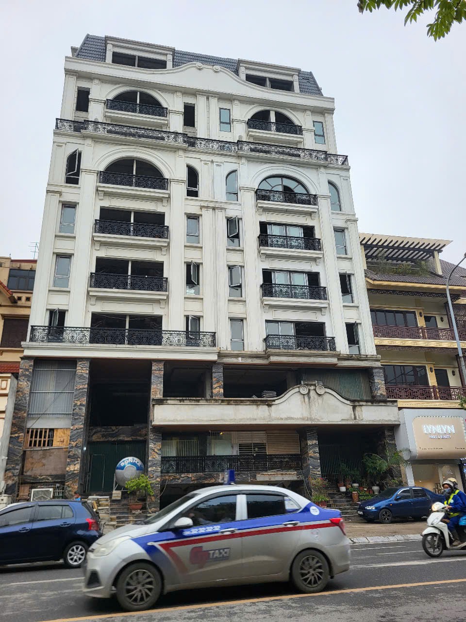 Cần Bán Tòa Nhà Phố Nguyễn Hoàng - 8 Nổi 1 Hầm - Vị Trí Vip, Giá Tốt