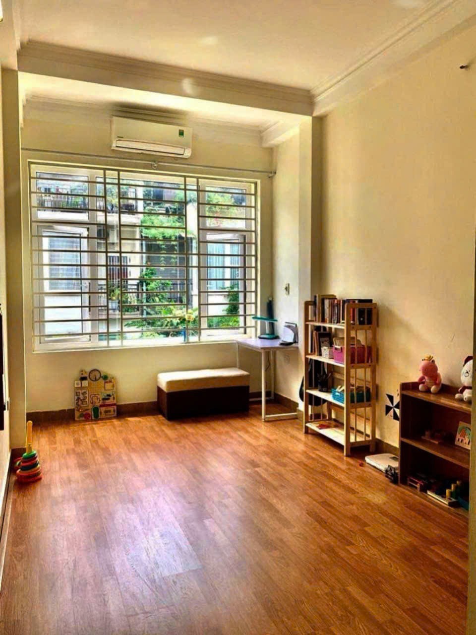 Bán Gấp Nhà Phố Văn Phú: 42m2, 4 Tầng, Giá 12.5 Tỷ - Vị Trí Đẹp, Gần Tiện Ích