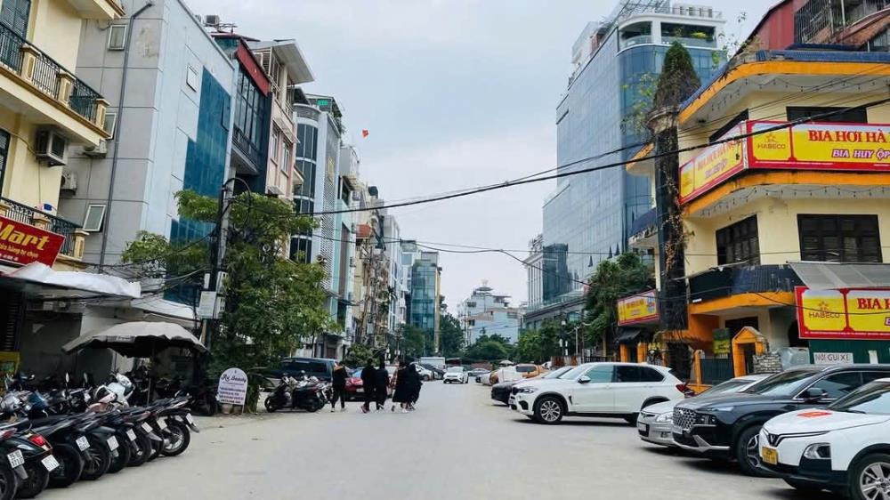 Bán nhà phố Giang Văn Minh: Mặt tiền rộng 90m2, phân lô, vỉa hè, giá tốt nhất