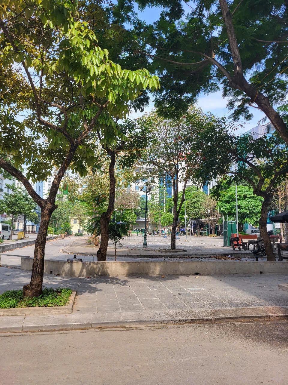 Khu đất 200m2 mặt tiền 10m, Vị trí Đẹp - Duy Tân, Cầu Giấy | Giá 110 tỷ