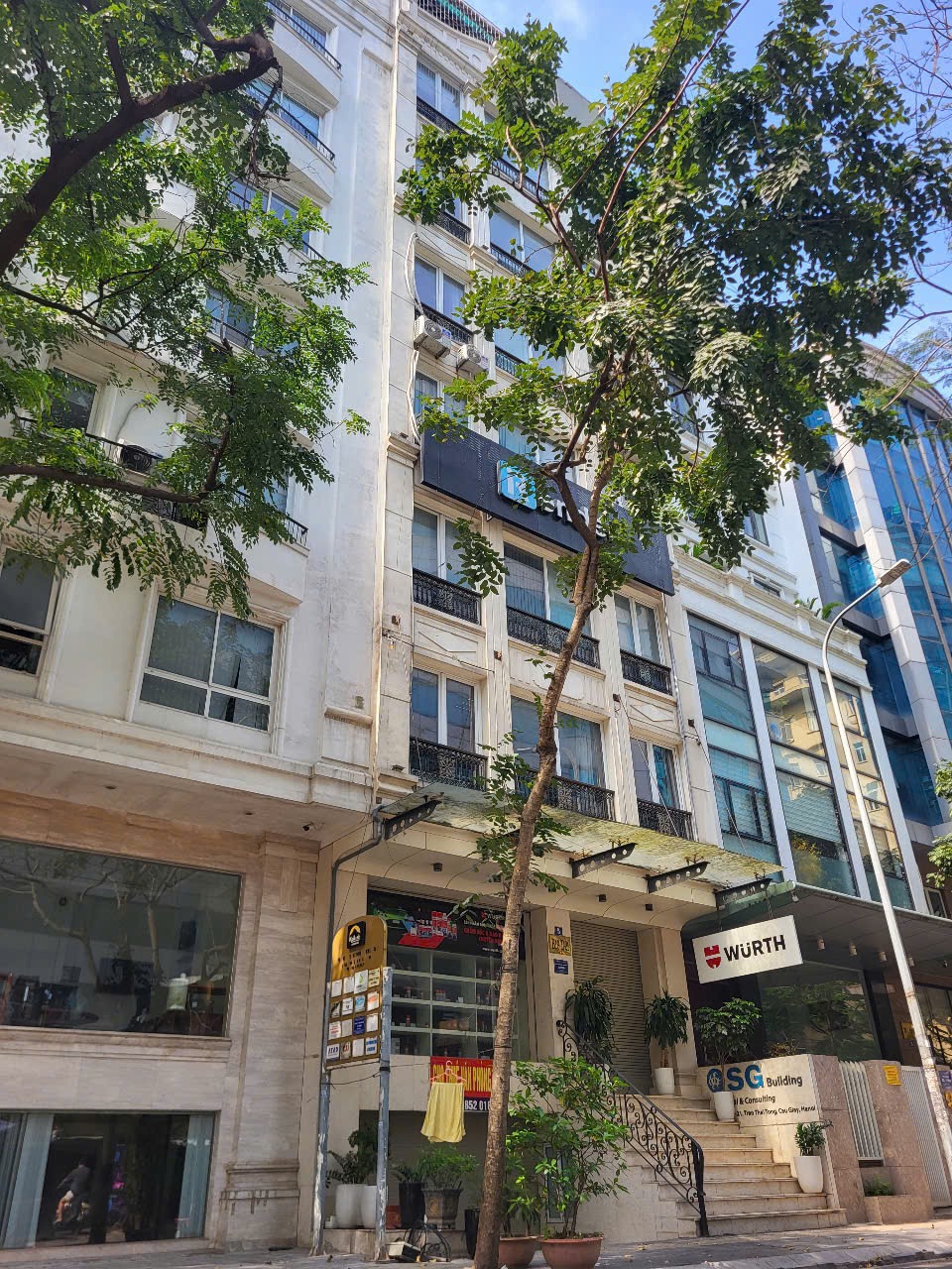 Khu đất 200m2 mặt tiền 10m, Vị trí Đẹp - Duy Tân, Cầu Giấy | Giá 110 tỷ
